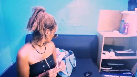 Snapshot of alanadelray chatting on March 2025 02:45:02 PM alanadelray online show from March 2025 02:45:02 PM