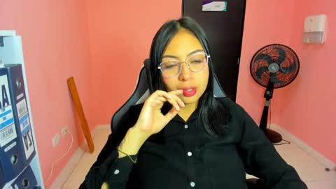 alanapetterson online show from December 2024 12:30:01 PM