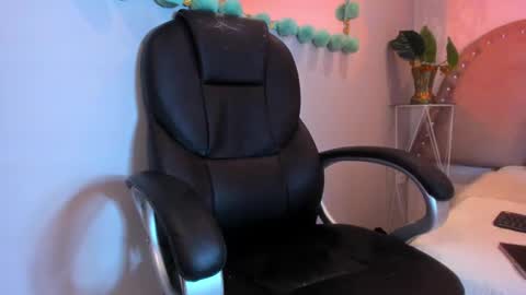 alanna_blaze online show from October 2025 12:41:02 PM