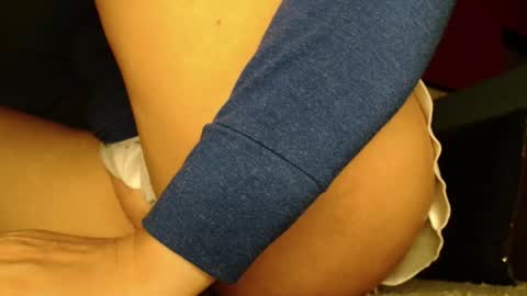 Snapshot of alanna_gold chatting on November 2025 04:42:01 PM Alanna online show from November 2025 04:42:01 PM