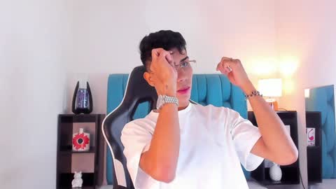 alannaughty_ online show from January 2025 10:53:02 AM