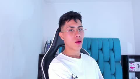 alannaughty_ online show from February 2025 09:04:01 PM