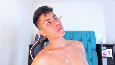 alannaughty_ online show from February 2025 09:05:02 PM