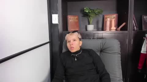 alanred_ online show from September 2025 04:28:02 AM