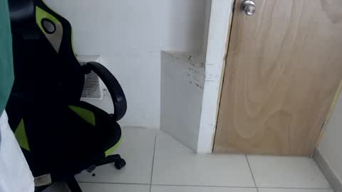 Snapshot of alantrickz365 chatting on October 2025 05:44:01 PM alantrickz365 online show from October 2025 05:44:01 PM