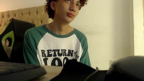 Snapshot of alantrickz365 chatting on October 2025 05:49:01 AM alantrickz365 online show from October 2025 05:49:01 AM