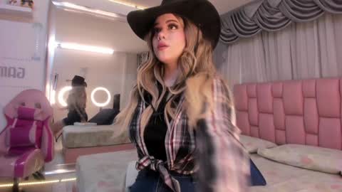 albaandthayron online show from January 2025 12:04:02 PM