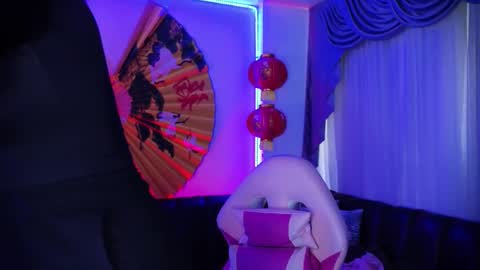 albaandthayron online show from September 2025 12:05:01 PM