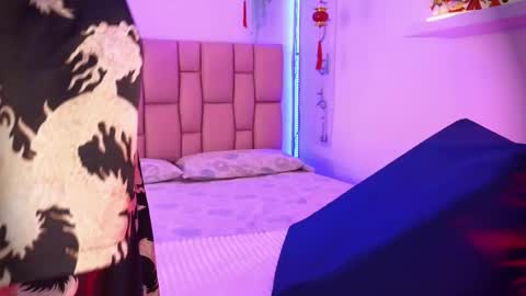 albaandthayron online show from October 2025 12:05:01 PM