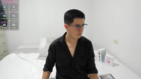 Snapshot of ale223735 chatting on November 2025 07:36:02 PM Alejandro Thamer online show from November 2025 07:36:02 PM