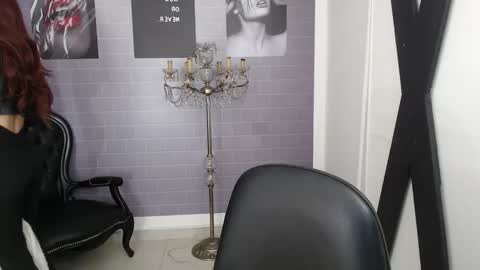 Snapshot of aleesha_cameron02 chatting on October 2025 12:15:01 PM Ale online show from October 2025 12:15:01 PM