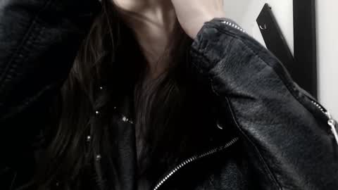 Snapshot of aleesha_cameron02 chatting on October 2025 12:09:01 PM Ale online show from October 2025 12:09:01 PM