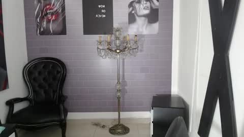 Snapshot of aleesha_cameron02 chatting on November 2025 12:16:01 PM Ale online show from November 2025 12:16:01 PM