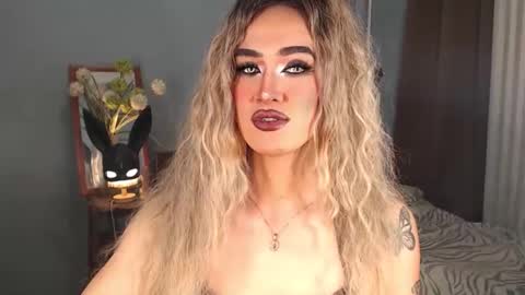 Snapshot of aleinacroft chatting on October 2025 01:37:02 AM aleinacroft online show from October 2025 01:37:02 AM