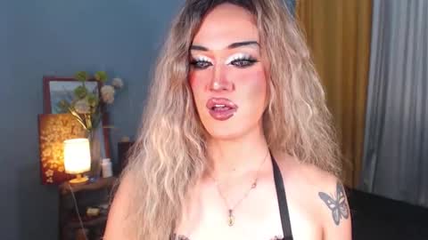 Snapshot of aleinacroft chatting on October 2025 02:07:01 PM aleinacroft online show from October 2025 02:07:01 PM