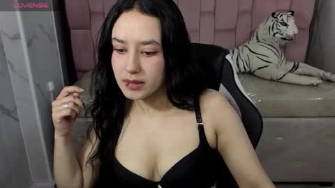 Snapshot of aleja05_b chatting on November 2025 12:47:01 PM aleja online show from November 2025 12:47:01 PM