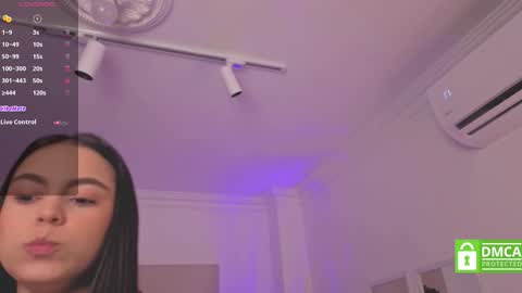 Alejandra online show from October 2025 11:33:02 AM