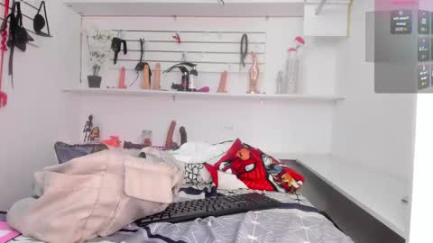 Alejandra online show from September 2025 02:16:02 PM