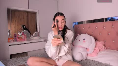 alejandraaa_ online show from October 2025 01:25:01 AM