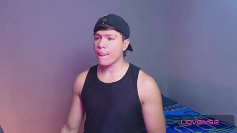 Alejandro G online show from November 2025 02:04:01 PM