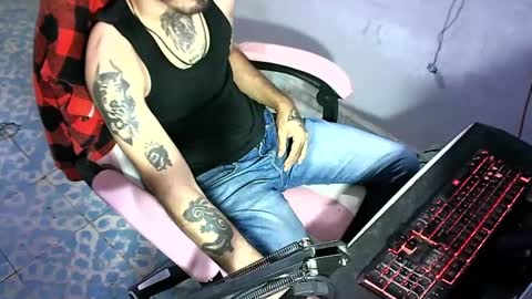 alejandropppzz online show from September 2025 03:01:01 PM