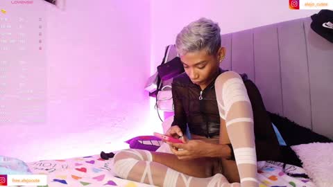 alejo_cute online show from December 2024 01:18:01 AM