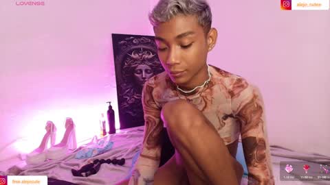 alejo_cute online show from January 2025 01:11:01 AM