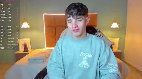 ALejoo Saenz online show from October 2025 01:59:01 AM