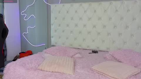 Snapshot of alektra_bryce chatting on September 2025 08:43:01 PM alektra_bryce online show from September 2025 08:43:01 PM