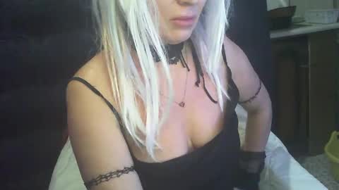 Luly online show from February 2025 12:19:02 AM