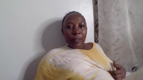 Snapshot of alesha_ chatting on October 2025 06:27:02 PM Noreen Kennth and Emilly online show from October 2025 06:27:02 PM