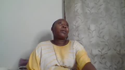 Snapshot of alesha_ chatting on October 2025 07:28:01 AM Noreen Kennth and Emilly online show from October 2025 07:28:01 AM