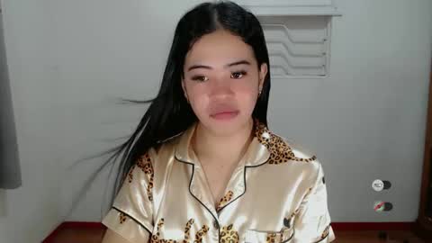 Snapshot of alesha_vibe_me chatting on February 2025 06:40:01 AM alesha_vibe_me online show from February 2025 06:40:01 AM