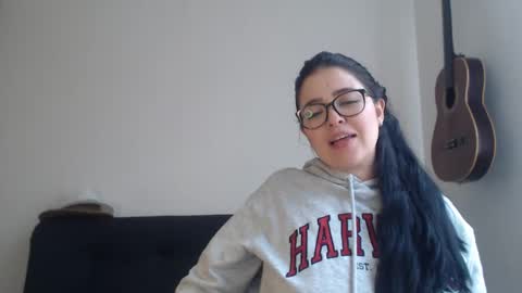 Aleska online show from October 2025 03:30:01 PM