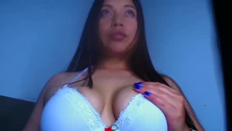 QUEEN OFF MILk  IM BACK  15 NOV online show from February 2025 02:34:01 AM