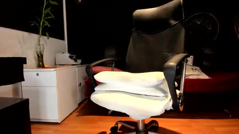 ALESSANDRO  WYE online show from November 2025 06:34:01 AM