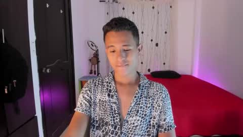 Snapshot of alessandro_wizard chatting on January 2025 09:10:01 PM Alessandro online show from January 2025 09:10:01 PM