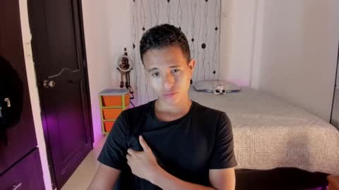 Snapshot of alessandro_wizard chatting on January 2025 11:35:02 PM Alessandro online show from January 2025 11:35:02 PM