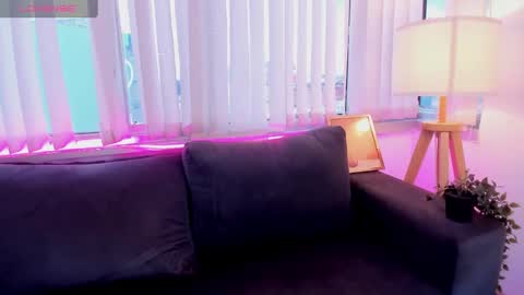 Alessia cruz online show from February 2025 01:42:02 PM