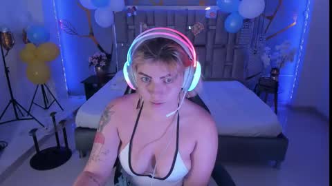 Alessia online show from September 2025 04:06:01 AM