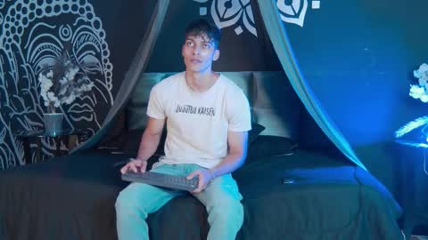 Snapshot of alessiovitale chatting on November 2025 01:00:01 PM Alessio online show from November 2025 01:00:01 PM