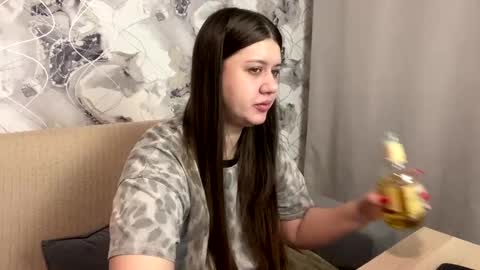 Snapshot of aletta_oushen chatting on January 2025 12:36:01 PM Aletta Oushen online show from January 2025 12:36:01 PM