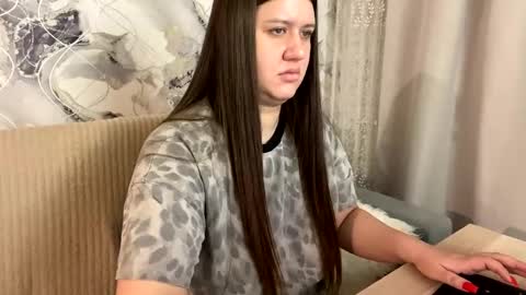 Snapshot of aletta_oushen chatting on January 2025 02:55:01 PM Aletta Oushen online show from January 2025 02:55:01 PM