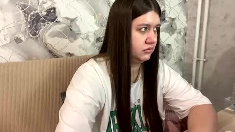Snapshot of aletta_oushen chatting on February 2025 05:05:02 PM Aletta Oushen online show from February 2025 05:05:02 PM