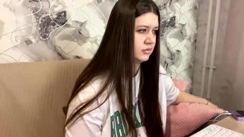 Snapshot of aletta_oushen chatting on February 2025 11:44:02 AM Aletta Oushen online show from February 2025 11:44:02 AM