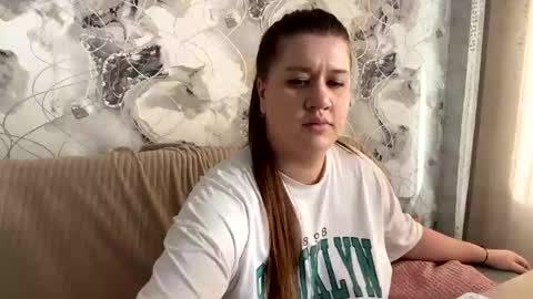 Snapshot of aletta_oushen chatting on February 2025 09:22:02 AM Aletta Oushen online show from February 2025 09:22:02 AM