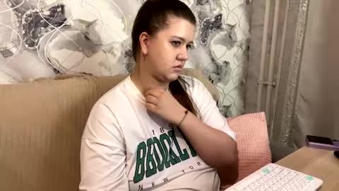 Snapshot of aletta_oushen chatting on February 2025 12:25:02 PM Aletta Oushen online show from February 2025 12:25:02 PM
