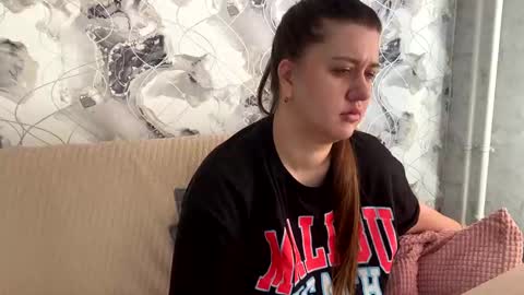 Snapshot of aletta_oushen chatting on February 2025 06:37:01 AM Aletta Oushen online show from February 2025 06:37:01 AM