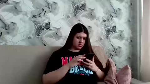 Snapshot of aletta_oushen chatting on March 2025 08:27:01 AM Aletta Oushen online show from March 2025 08:27:01 AM