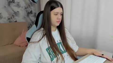 Aletta Oushen online show from September 2025 09:58:02 AM